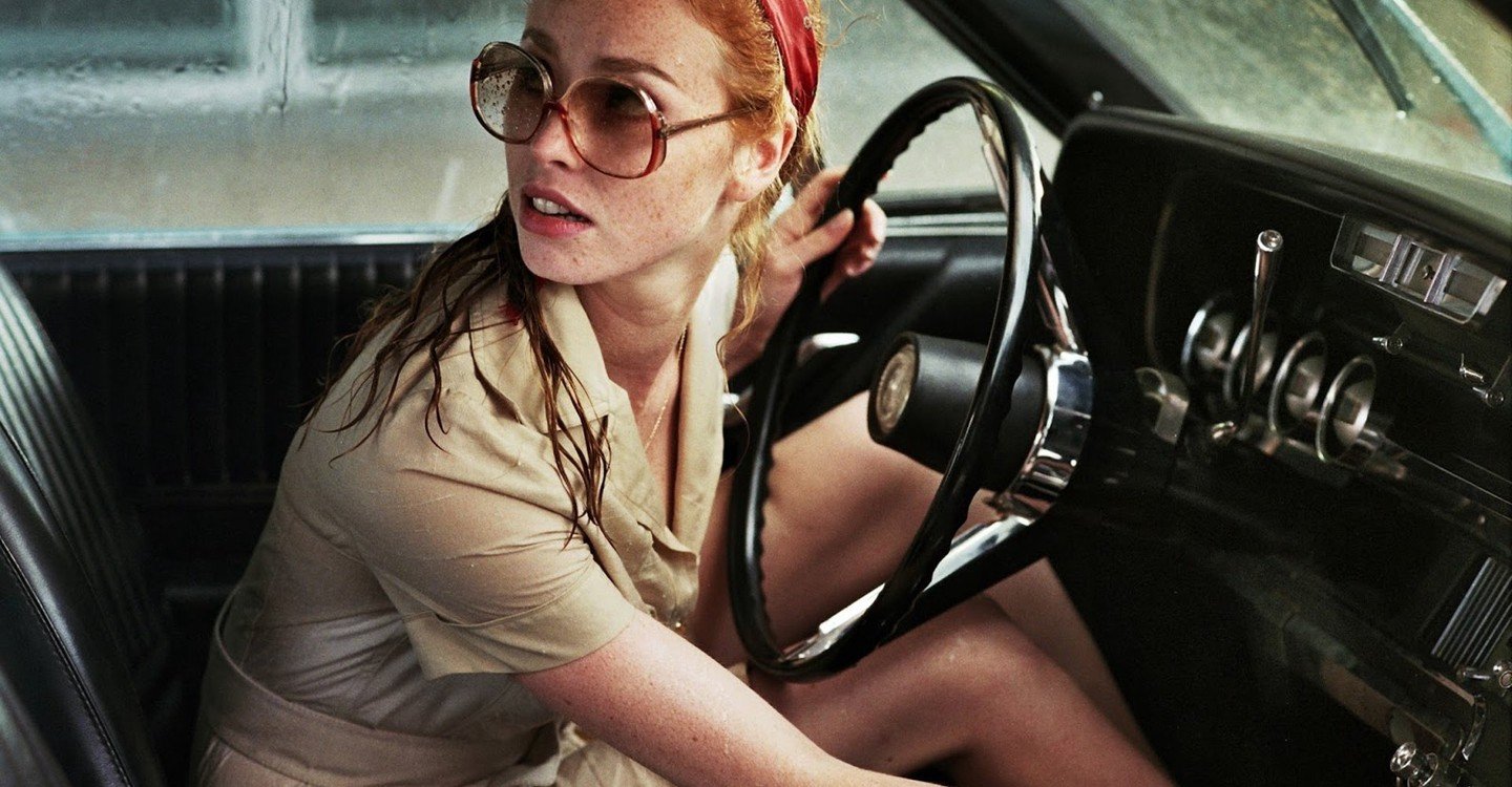 ქალი სათვალითა და ავტომობილში იარაღით / The Lady in the Car with Glasses and a Gun (La dame dans l'auto avec des lunettes et un fusil) ქართულად